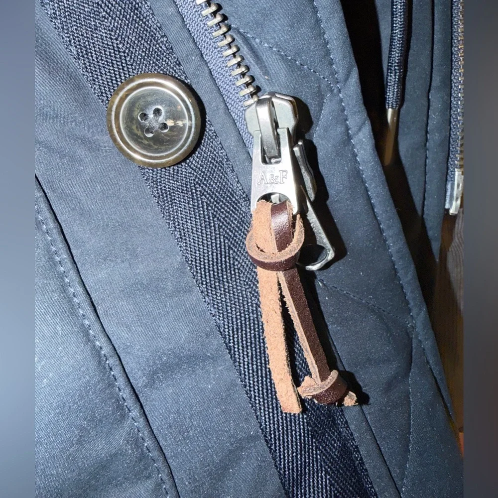 Abercrombie & Fitch Men’s Ultra Down Parka with Faux Fur Trim Size XL Like New - Picture 16 of 16